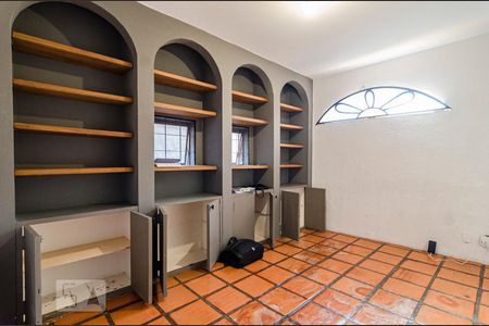 Casa à venda com 200m², 3 quartos e 2 vagas Casa à venda com 200m², 3 quartos e 2 vagasEscritório