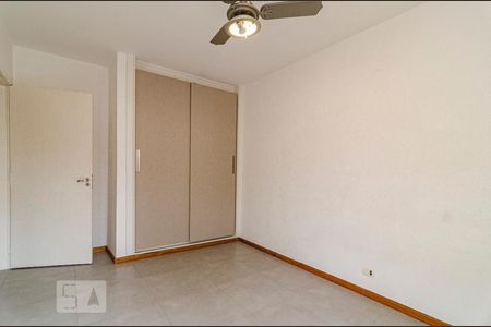 Casa à venda com 200m², 3 quartos e 2 vagas Casa à venda com 200m², 3 quartos e 2 vagasQuarto 2