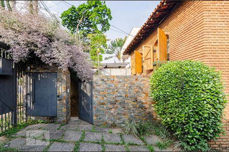 Casa à venda com 200m², 3 quartos e 2 vagas Casa à venda com 200m², 3 quartos e 2 vagasGaragem