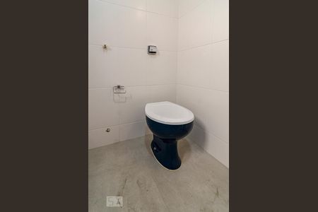 Casa à venda com 200m², 3 quartos e 2 vagas Casa à venda com 200m², 3 quartos e 2 vagasBanheiro