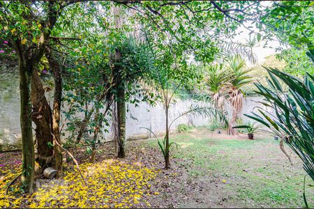 Casa à venda com 200m², 3 quartos e 2 vagas Casa à venda com 200m², 3 quartos e 2 vagasJardim