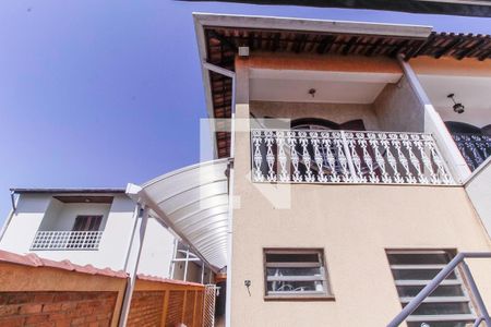 Casa à venda com 480m², 3 quartos e 3 vagasFachada dos fundos