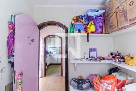 Casa à venda com 480m², 3 quartos e 3 vagasQuarto de Serviço