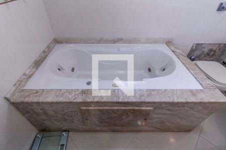 Casa à venda com 480m², 3 quartos e 3 vagasBanheiro da Suíte