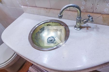 Casa à venda com 480m², 3 quartos e 3 vagasBanheiro 2