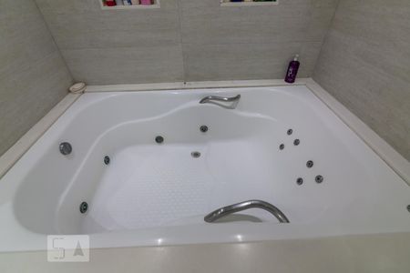 Casa à venda com 124m², 2 quartos e sem vagaBanheiro da Suíte