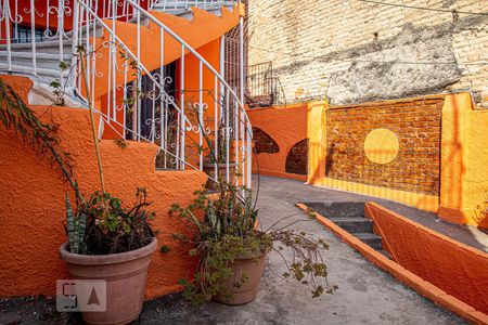 Casa à venda com 180m², 2 quartos e sem vaga Casa à venda com 180m², 2 quartos e sem vagaQuintal