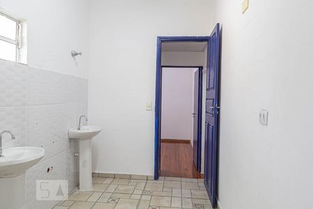 Casa à venda com 180m², 2 quartos e sem vaga Casa à venda com 180m², 2 quartos e sem vagaBanheiro