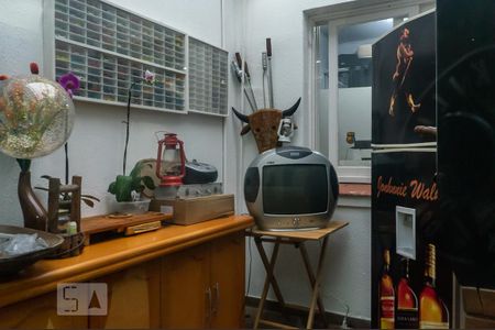 Sala de casa à venda com 3 quartos, 134m² em Petrópolis, Porto Alegre