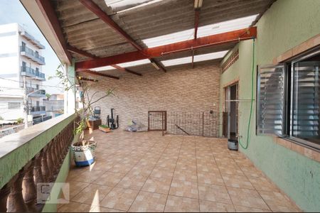 Casa à venda com 150m², 2 quartos e 1 vaga Casa à venda com 150m², 2 quartos e 1 vagaVaranda