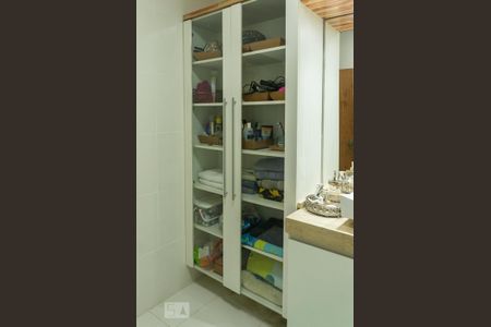 Casa à venda com 134m², 3 quartos e 1 vagaBanheiro