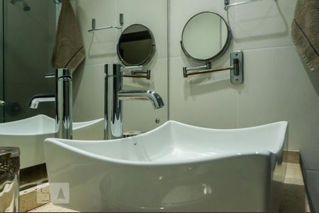 Casa à venda com 134m², 3 quartos e 1 vagaBanheiro