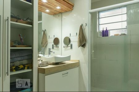 Casa à venda com 134m², 3 quartos e 1 vagaBanheiro