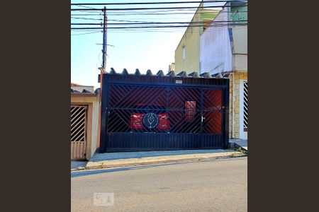 Casa à venda com 83m², 2 quartos e 2 vagasFachada