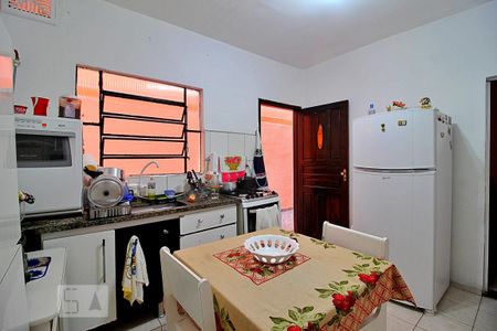 Casa à venda com 83m², 2 quartos e 2 vagasCozinha