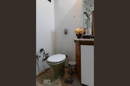 Apartamento à venda com 249m², 4 quartos e 4 vagasBanheiro social 2