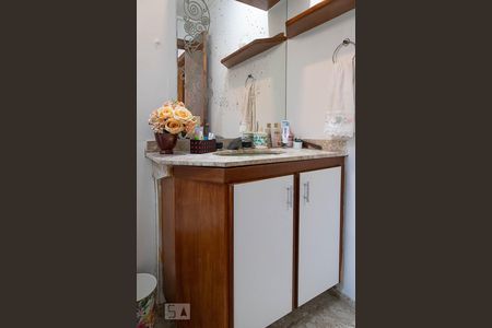 Apartamento à venda com 249m², 4 quartos e 4 vagasBanheiro social 2