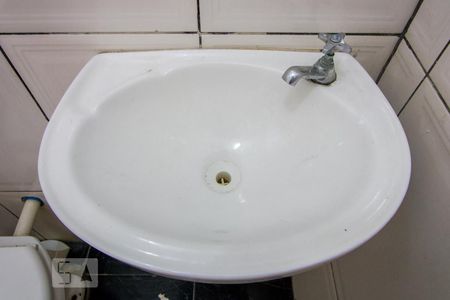 Detalhe do banheiro de apartamento para alugar com 1 quarto, 45m² em Vila Camilópolis, Santo André