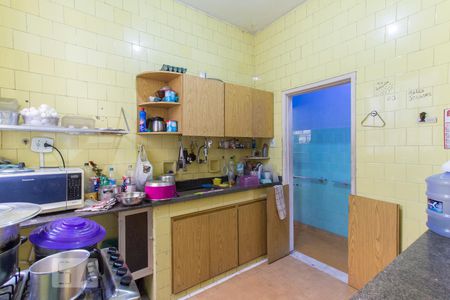 Casa à venda com 300m², 4 quartos e 3 vagas Casa à venda com 300m², 4 quartos e 3 vagasCozinha