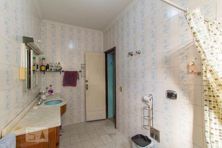 Casa à venda com 300m², 4 quartos e 3 vagas Casa à venda com 300m², 4 quartos e 3 vagasBanheiro Social