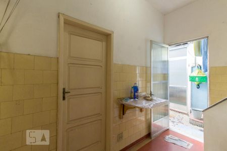 Casa à venda com 300m², 4 quartos e 3 vagas Casa à venda com 300m², 4 quartos e 3 vagasHall