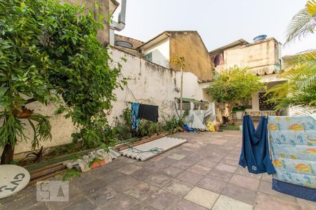 Casa à venda com 300m², 4 quartos e 3 vagas Casa à venda com 300m², 4 quartos e 3 vagasQuintal