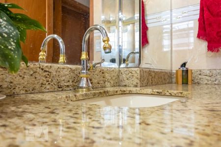 Apartamento à venda com 120m², 3 quartos e sem vaga Apartamento à venda com 120m², 3 quartos e sem vagaBanheiro Social