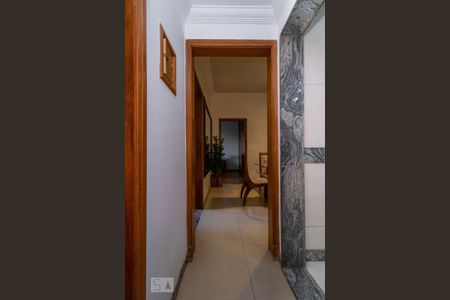 Apartamento à venda com 120m², 3 quartos e sem vaga Apartamento à venda com 120m², 3 quartos e sem vagaCorredor