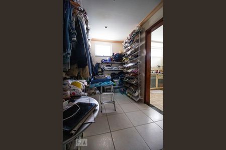 Casa de condomínio à venda com 350m², 6 quartos e 3 vagasCloset do quarto