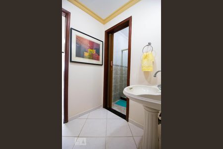 Casa de condomínio à venda com 350m², 6 quartos e 3 vagasBanheiro 2