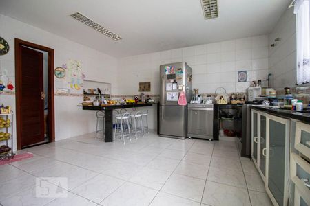 Casa de condomínio à venda com 350m², 6 quartos e 3 vagasCozinha