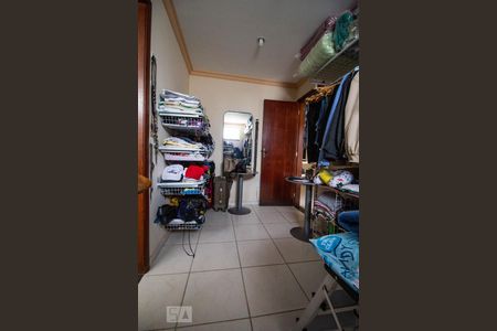 Casa de condomínio à venda com 350m², 6 quartos e 3 vagasCloset do quarto