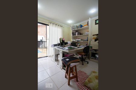 Casa de condomínio à venda com 350m², 6 quartos e 3 vagasEscritório