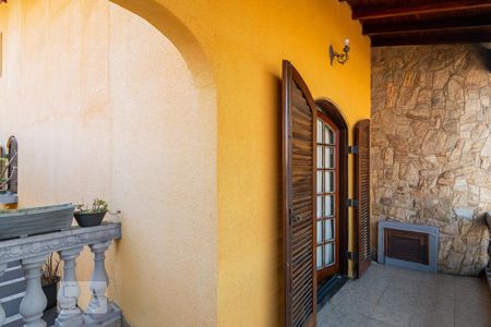 Casa à venda com 312m², 3 quartos e 5 vagasSacada Suíte 1