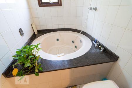 Casa à venda com 312m², 3 quartos e 5 vagasBanheiro Suíte 1