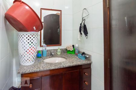 Casa à venda com 312m², 3 quartos e 5 vagasBanheiro Suíte 2