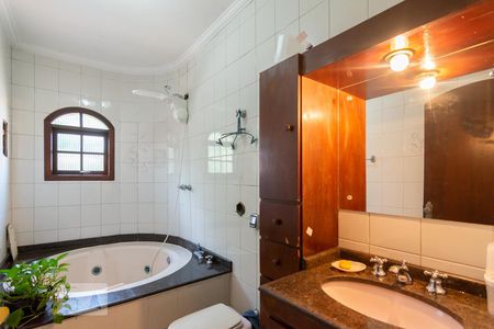 Casa à venda com 312m², 3 quartos e 5 vagasBanheiro Suíte 1