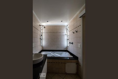 Apartamento para alugar com 132m², 3 quartos e 1 vaga Apartamento para alugar com 132m², 3 quartos e 1 vagaBanheiro da suíte