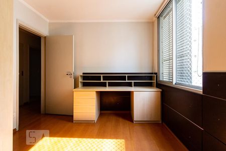 Quarto 1 de apartamento para alugar com 3 quartos, 132m² em Jardim Paulista, São Paulo