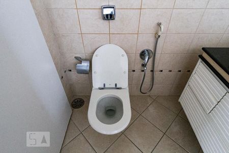 Apartamento para alugar com 132m², 3 quartos e 1 vaga Apartamento para alugar com 132m², 3 quartos e 1 vagaBanheiro da suíte