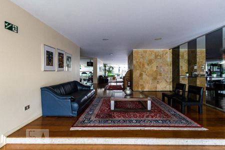 Apartamento para alugar com 132m², 3 quartos e 1 vaga Apartamento para alugar com 132m², 3 quartos e 1 vagaHall