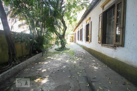 Casa à venda com 340m², 5 quartos e 4 vagas Casa à venda com 340m², 5 quartos e 4 vagasÁrea Externa