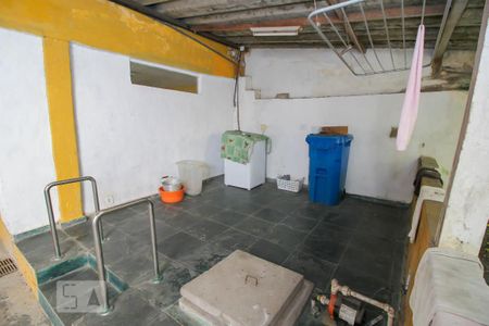 Casa à venda com 340m², 5 quartos e 4 vagas Casa à venda com 340m², 5 quartos e 4 vagasÁrea de Serviço