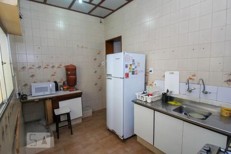 Casa à venda com 340m², 5 quartos e 4 vagas Casa à venda com 340m², 5 quartos e 4 vagasCozinha