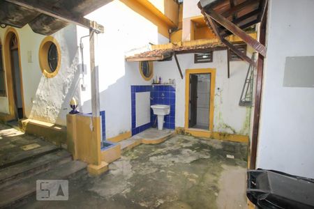 Casa à venda com 340m², 5 quartos e 4 vagas Casa à venda com 340m², 5 quartos e 4 vagasÁrea Externa