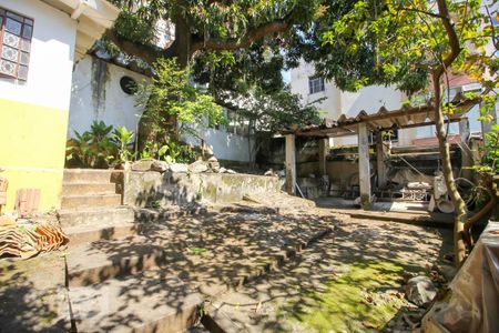 Casa à venda com 340m², 5 quartos e 4 vagas Casa à venda com 340m², 5 quartos e 4 vagasÁrea Externa