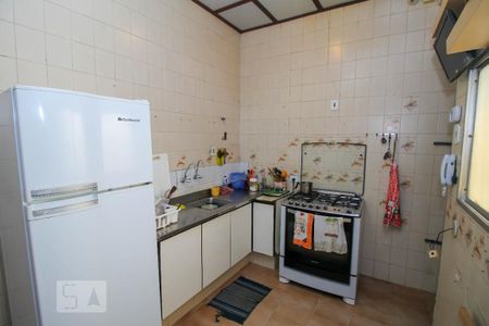 Casa à venda com 340m², 5 quartos e 4 vagas Casa à venda com 340m², 5 quartos e 4 vagasCozinha