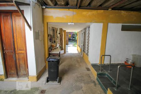 Casa à venda com 340m², 5 quartos e 4 vagas Casa à venda com 340m², 5 quartos e 4 vagasÁrea Externa