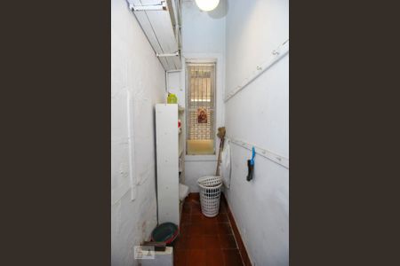 Casa à venda com 340m², 5 quartos e 4 vagas Casa à venda com 340m², 5 quartos e 4 vagasDespensa