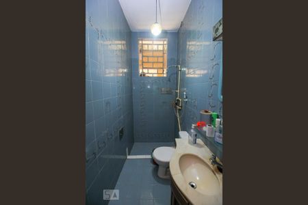 Casa à venda com 340m², 5 quartos e 4 vagas Casa à venda com 340m², 5 quartos e 4 vagasBanheiro 1